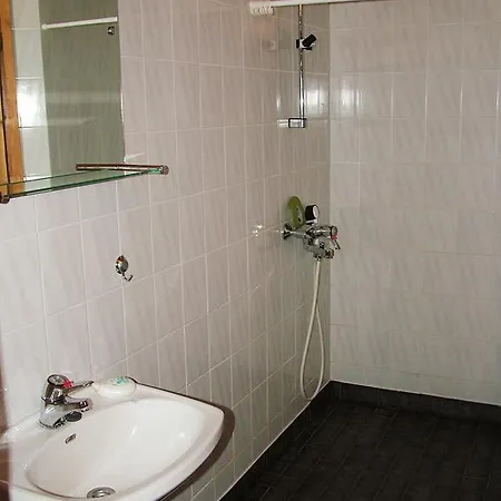 アパート Yllaesriemu *